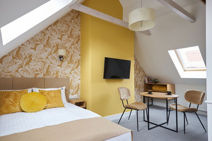 Room 35 of 73