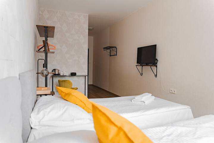 Room 46 of 106