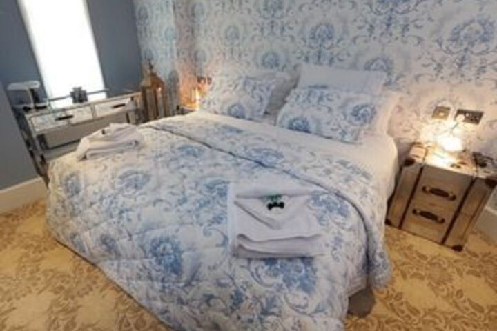 Room 2 of 11