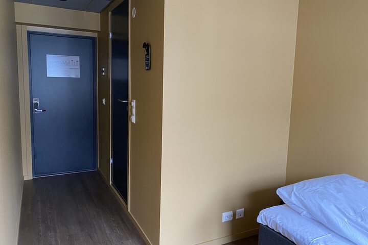Room 11 of 69