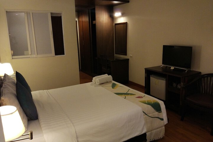 Room 11 of 50