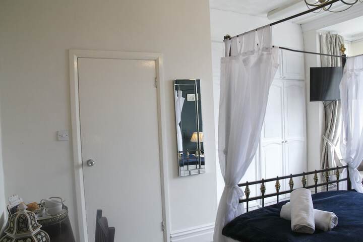 Room 60 of 174