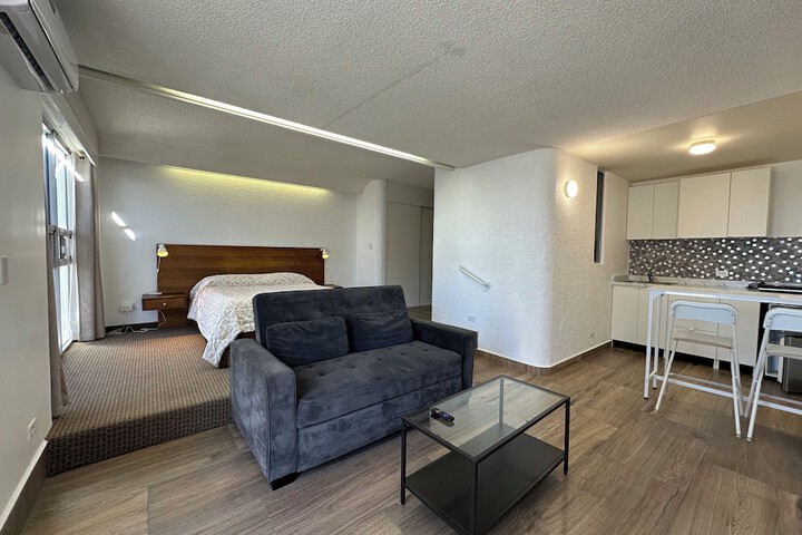 Room 16 of 34
