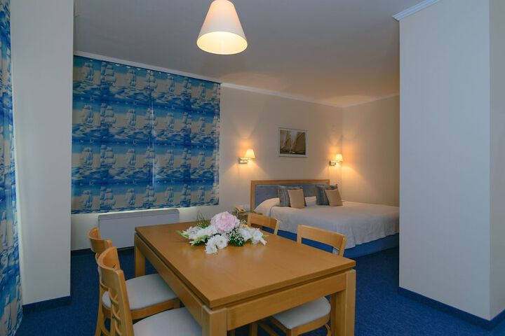 Room 16 of 78