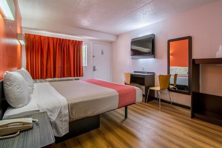 Room 18 of 47