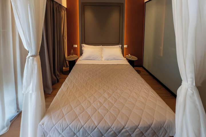 Room 27 of 61