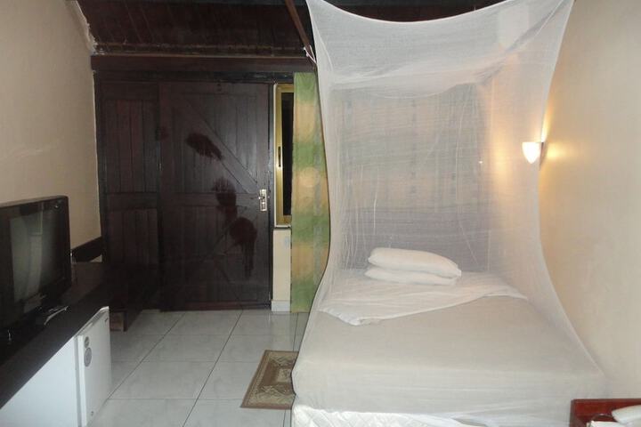 Room 6 of 49