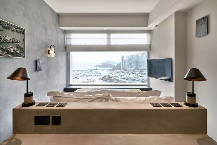 Room 6 of 85