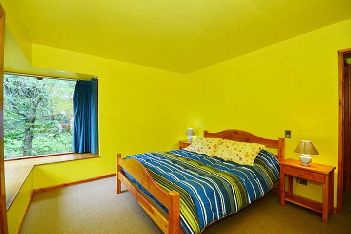Room 4 of 5