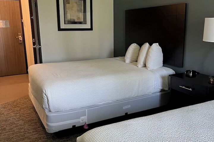 Room 9 of 34