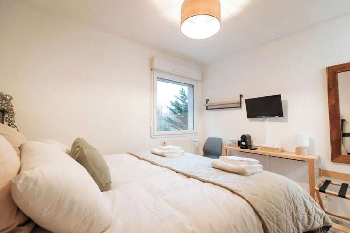 Room 7 of 19