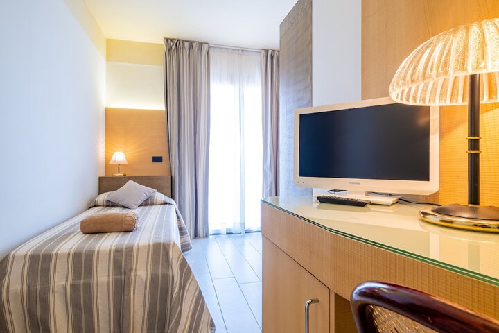 Room 34 of 92