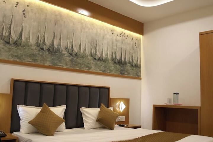 Room 6 of 38