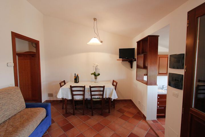 Room 7 of 33