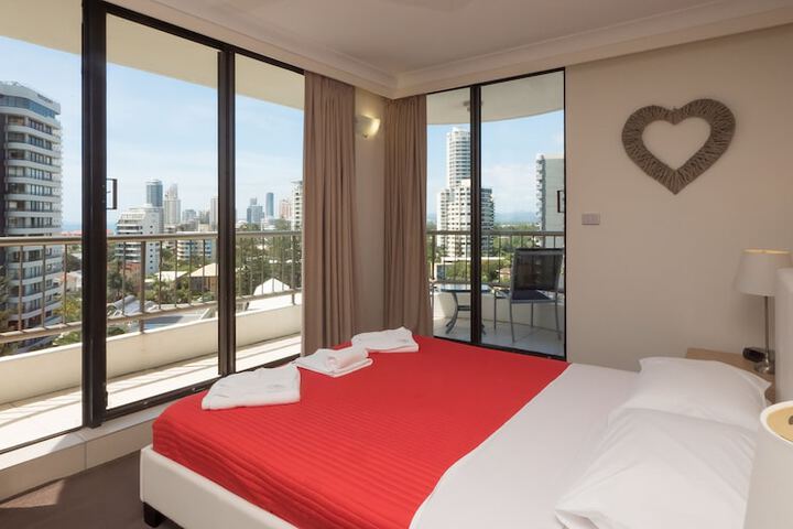 Room 4 of 37