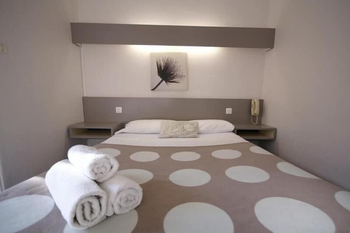 Room 8 of 31