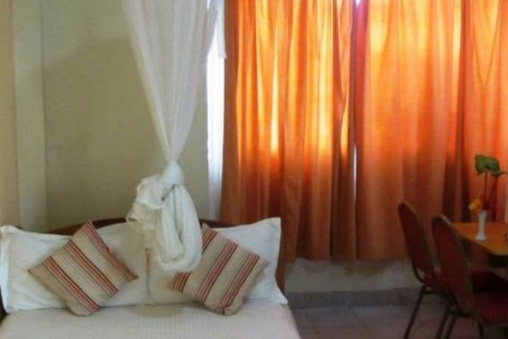Room 4 of 14