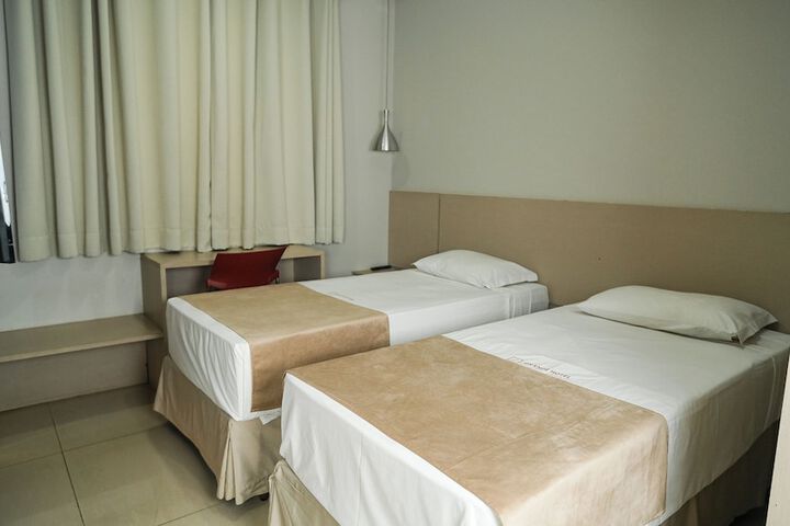 Room 8 of 39