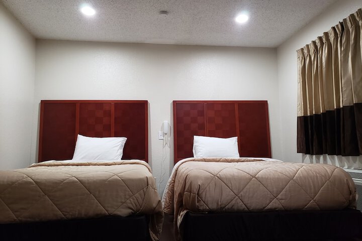 2 Double Beds (1 of 8)