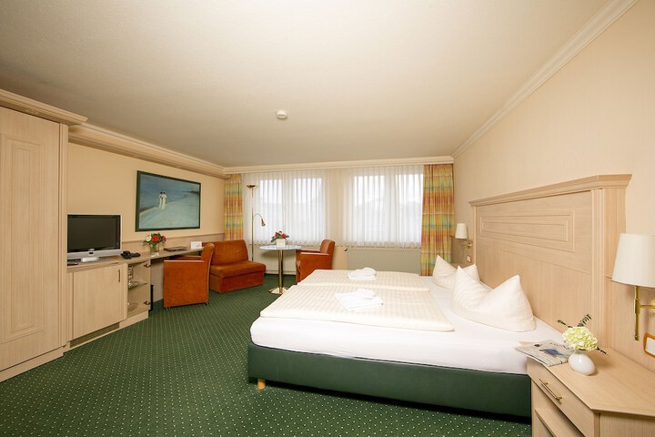 Room 2 of 64