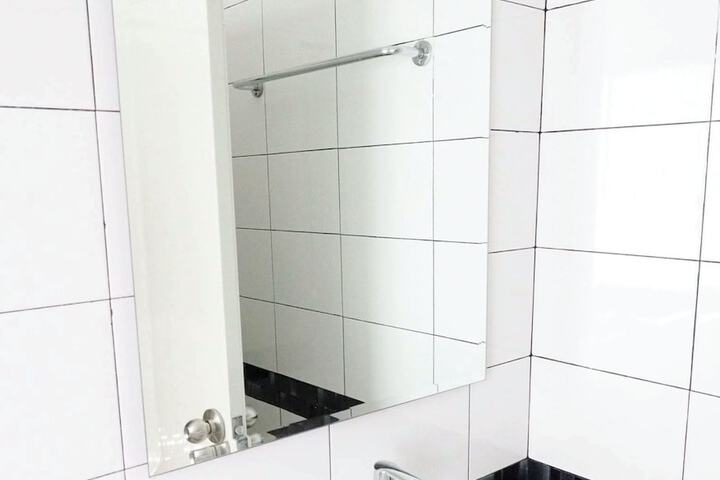 Room 10 of 21