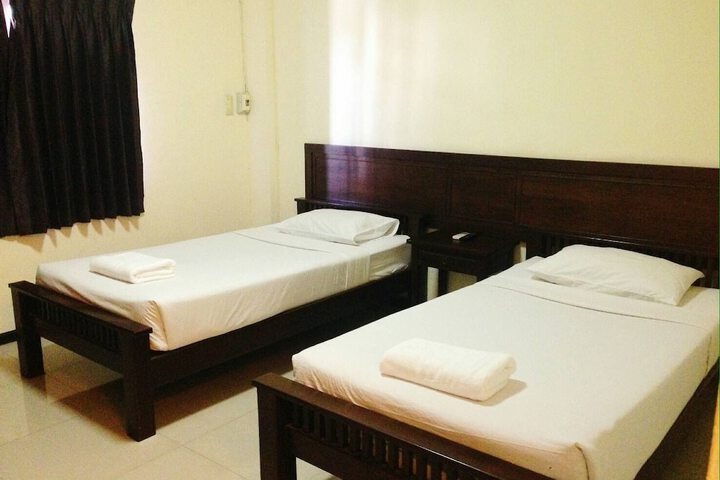 Room 6 of 24