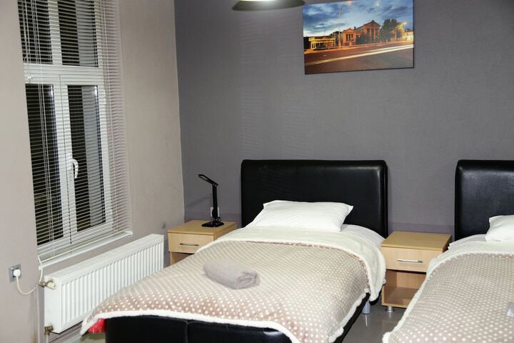 Room 10 of 84