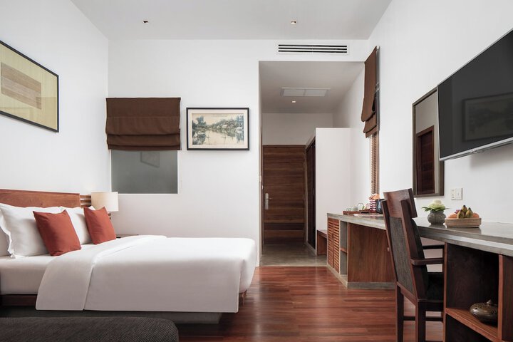 Room 34 of 131