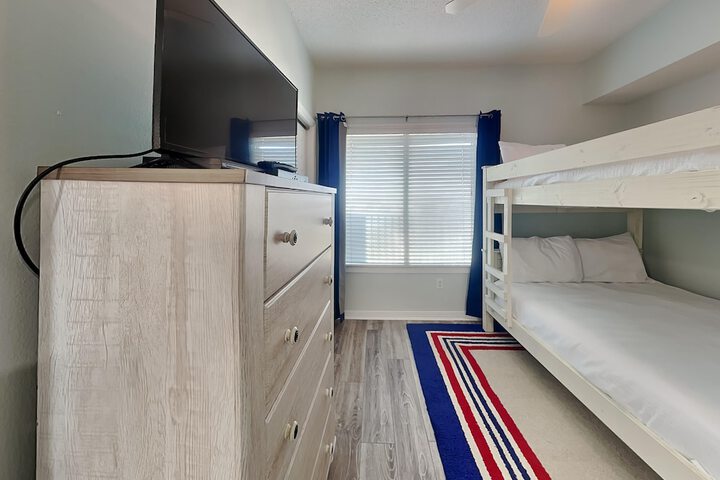 Room 2 of 85