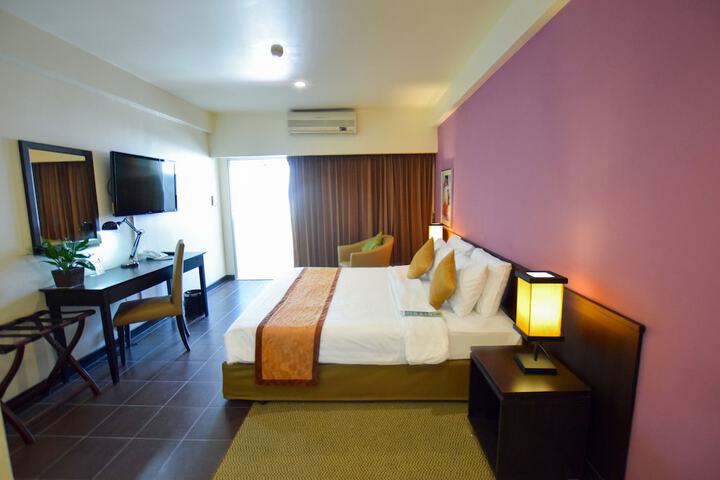 Room 6 of 31