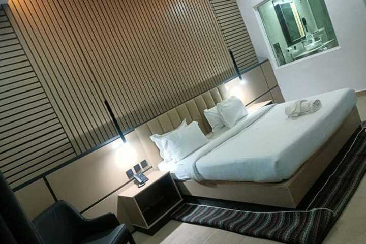 Room 25 of 52