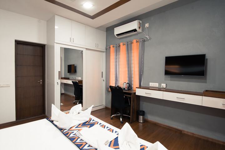 Room 5 of 20