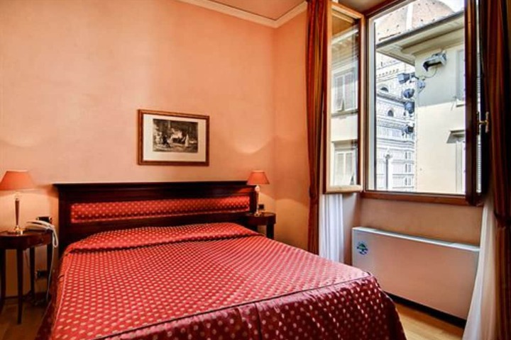 Room 16 of 40