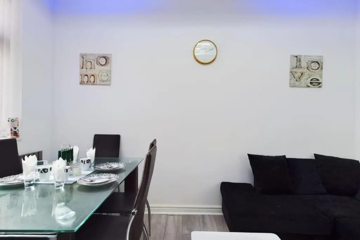 Room 5 of 23