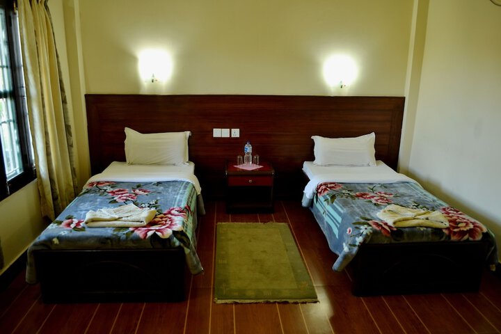 Room 7 of 34
