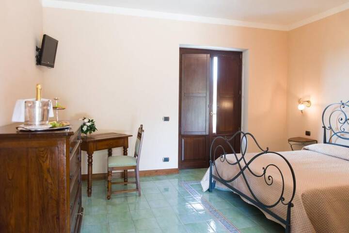Room 5 of 50