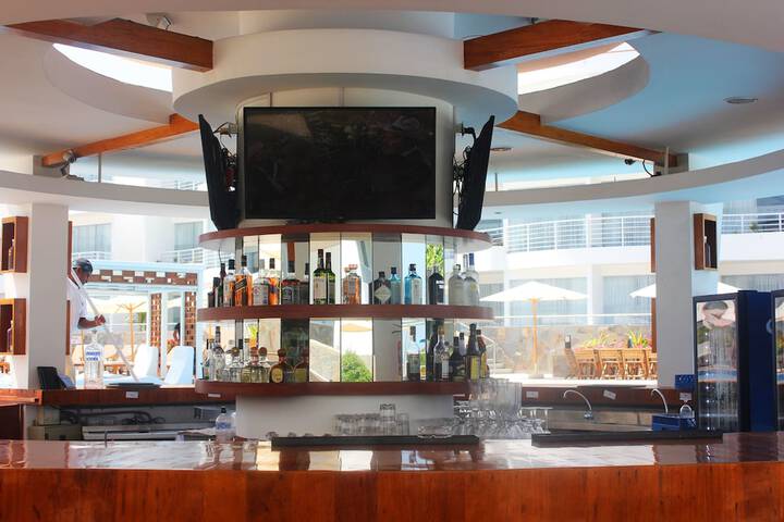 Lounge 63 of 91