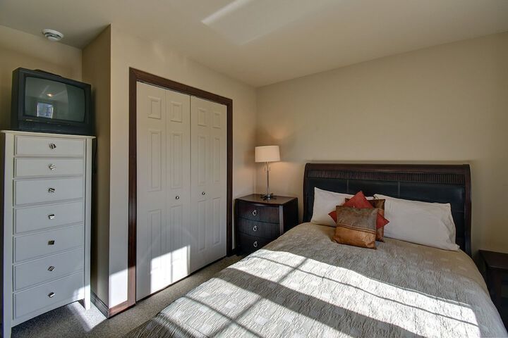 Room 6 of 142