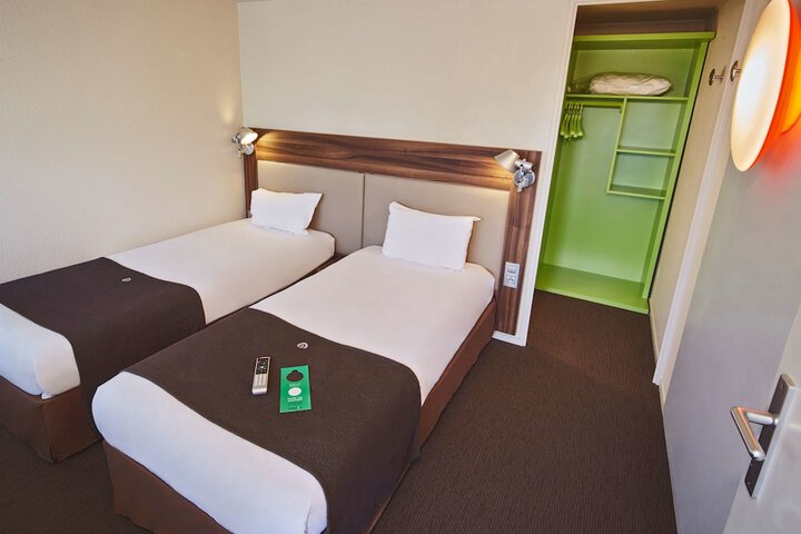 Room 8 of 41