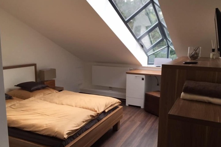 Room 185 of 239