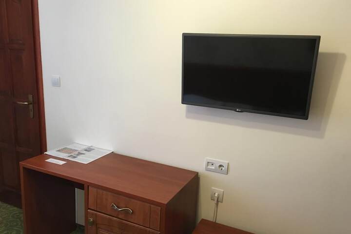 Room 19 of 48