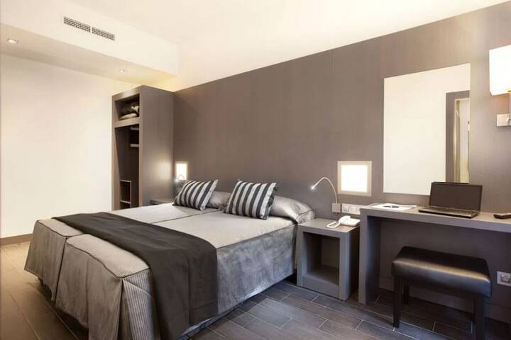 Room 8 of 49