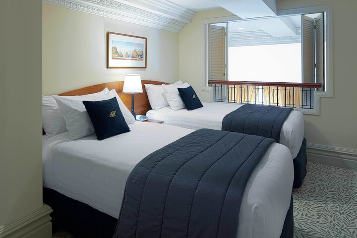 Room 4 of 25