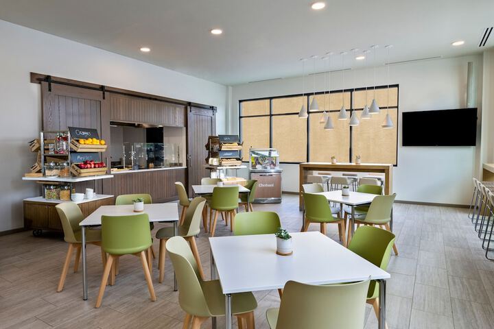 Breakfast/Coffee Service 47 of 74