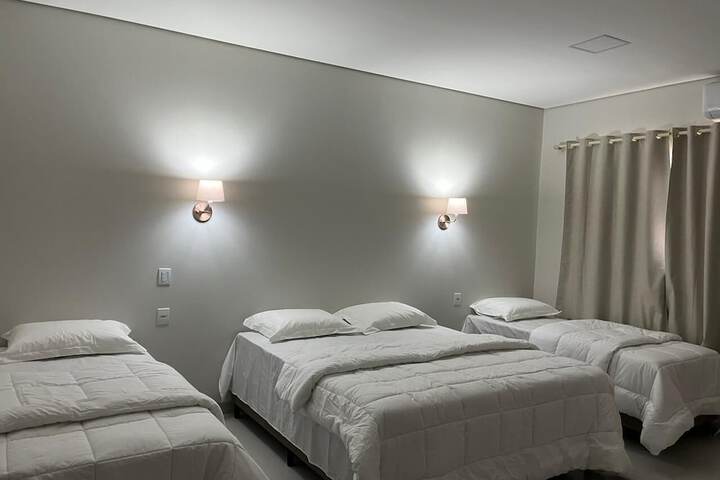 Room 4 of 16