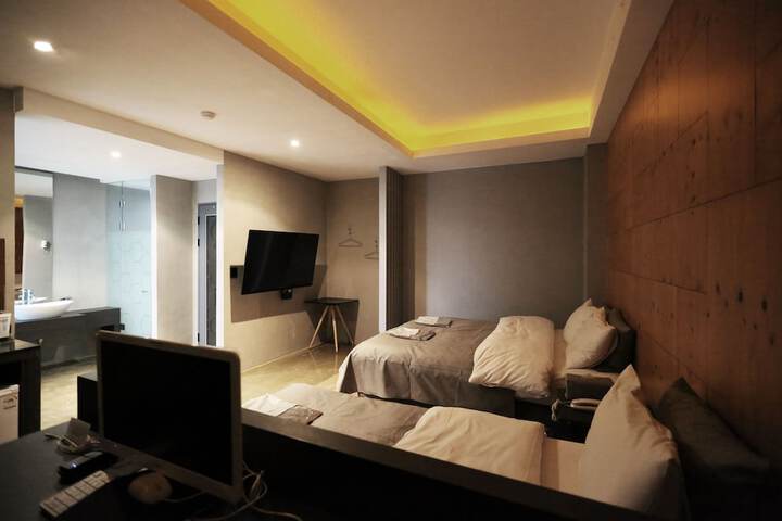 Room 10 of 44