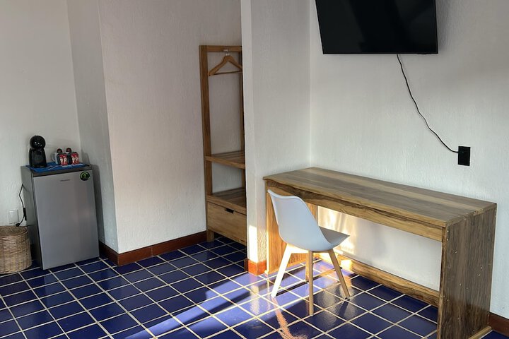 Room 12 of 85