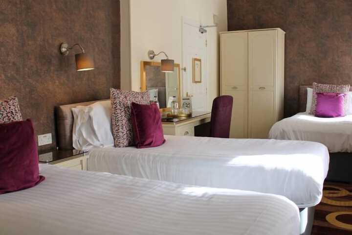 Room 4 of 27