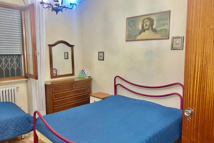 Room 3 of 6