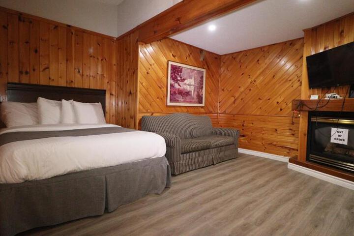 Classic Queen Bed (9 of 63)